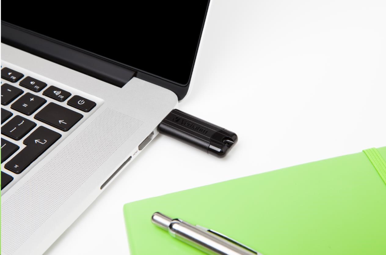 VERBATIM Flash Disk PinStripe USB 3.0, 32GB - černá