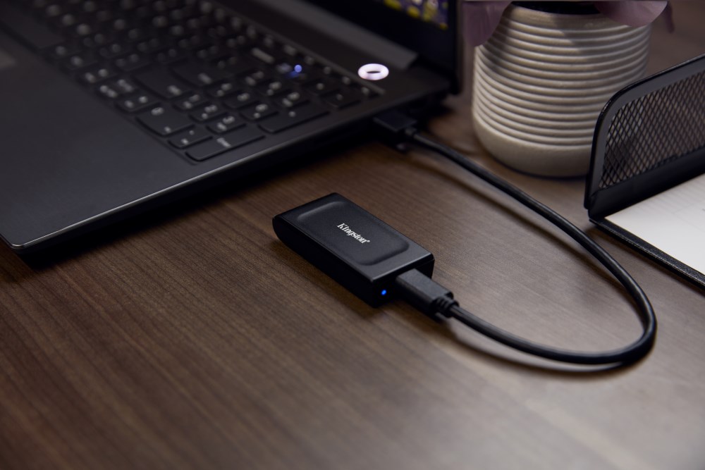 Kingston Externí SSD 1TB XS1000, USB 3.2, černá