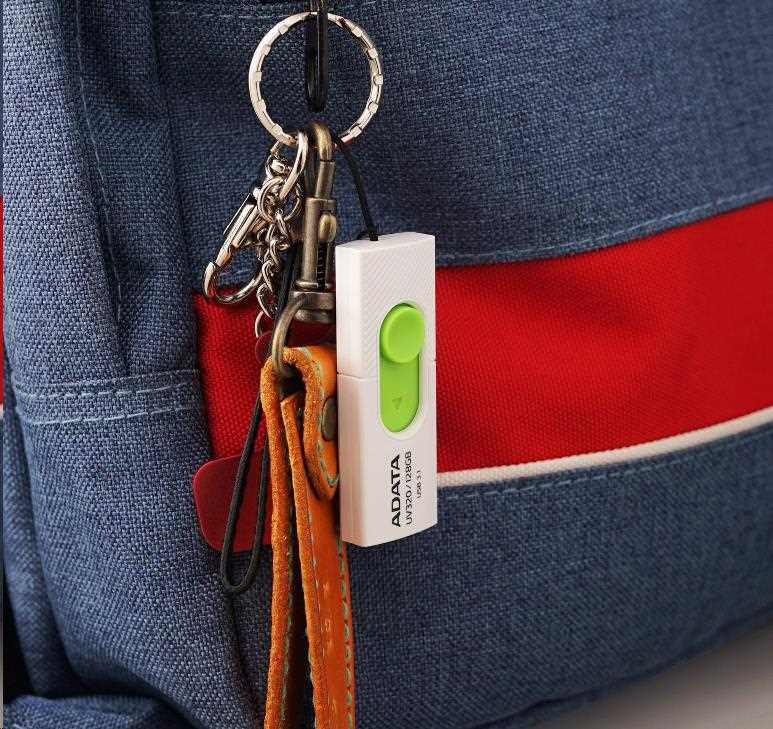 ADATA Flash Disk 128GB UV320, USB 3.1 Dash Drive, bílá/zelená