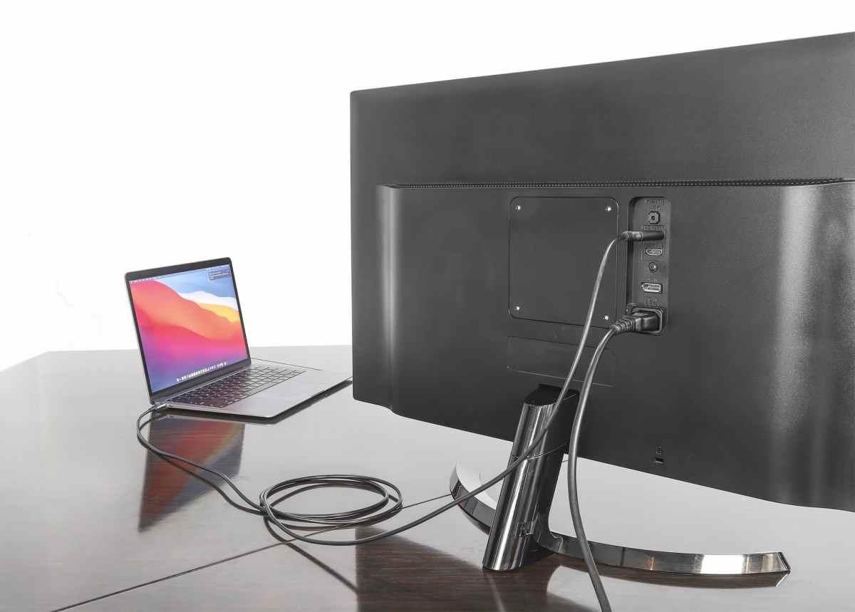 Manhattan kabel USB-C na HDMI, USB-C Male na HDMI Male, 2m, černá