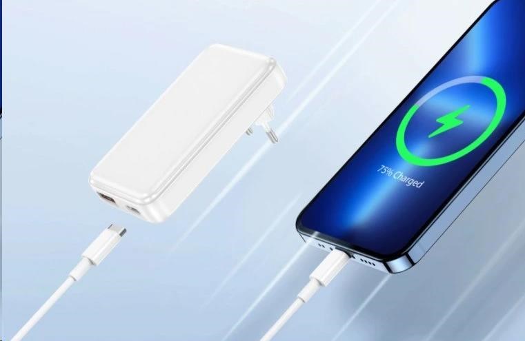 WG - Síťová nabíječka GaN 2x USB, 1x USB-C 30W + 1x USB-A 18W, white